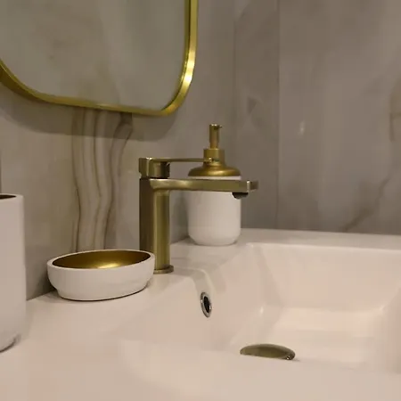 Apartment Retreat Chic In The Heart Of Tirana