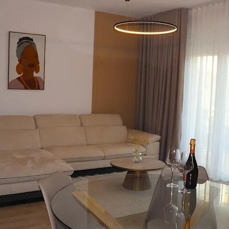 Retreat Chic In The Heart Of Apartment *