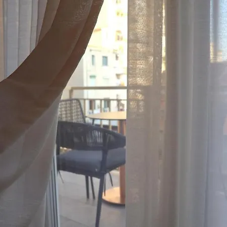 Apartment Retreat Chic In The Heart Of